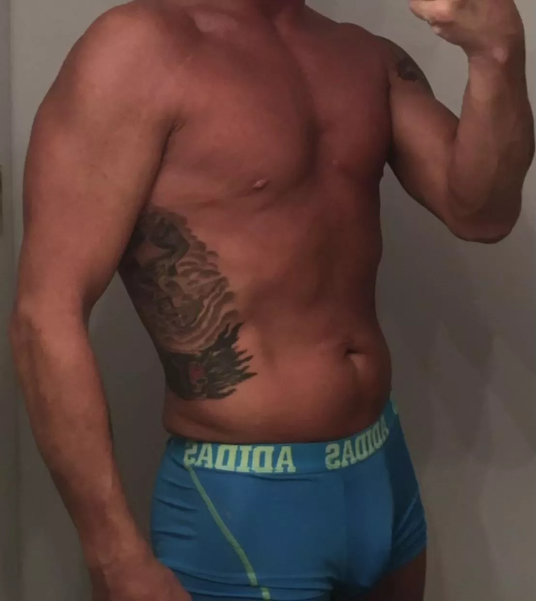 Any couples of females wanna play ? 