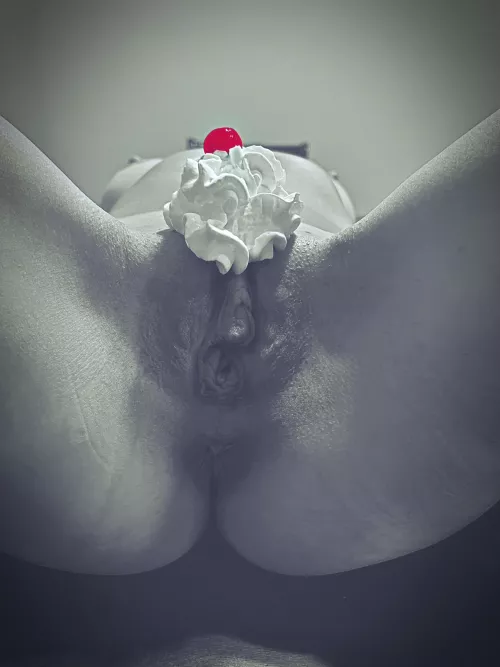 Anyone hungry (M)or(F)