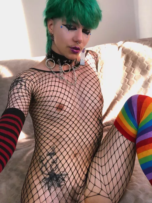 Are u into clowny femboys? 