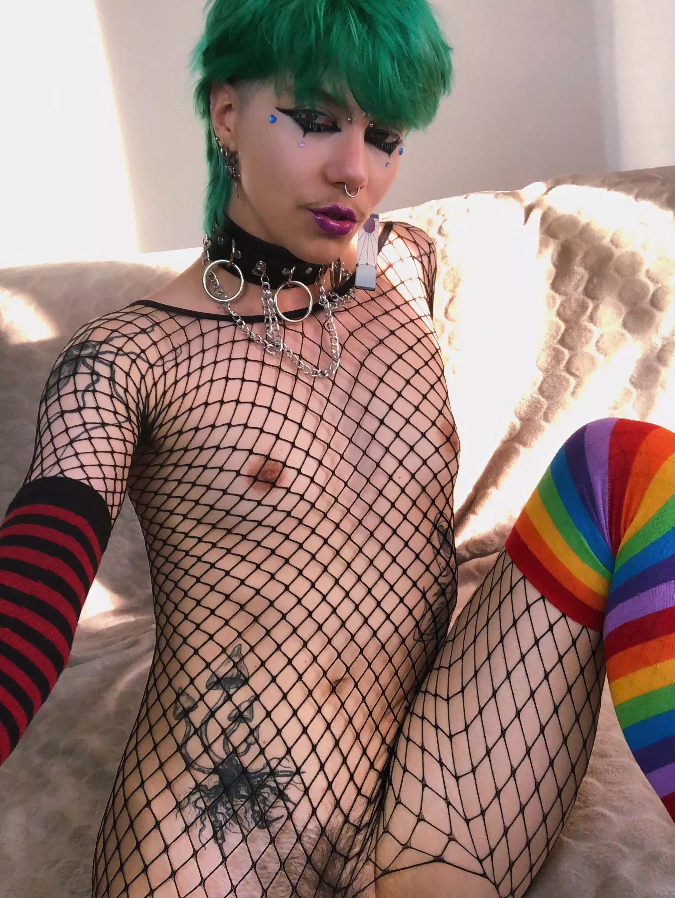 Are u into clowny femboys? 