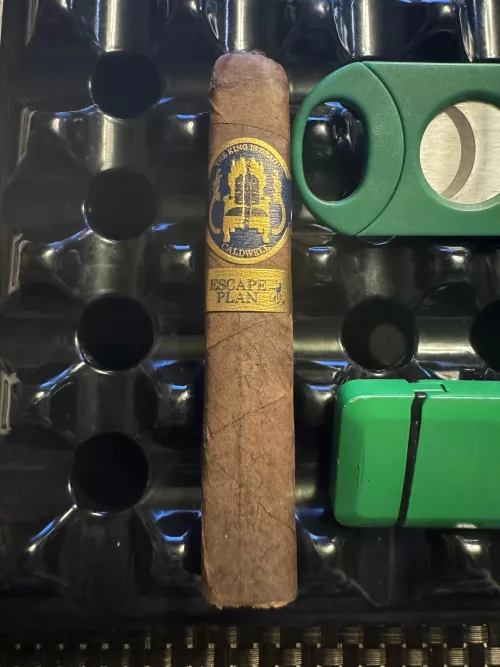 Caldwell The King is Dead Escape Plan Grand Tour (wtf?). Chocolate, fruit, nuts, and pepper. Quite rich and flavorful, something that I didn’t expect. It’s nice to be surprised every now and then.