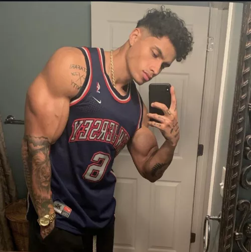 Can I get a hug😍 [Not OC]