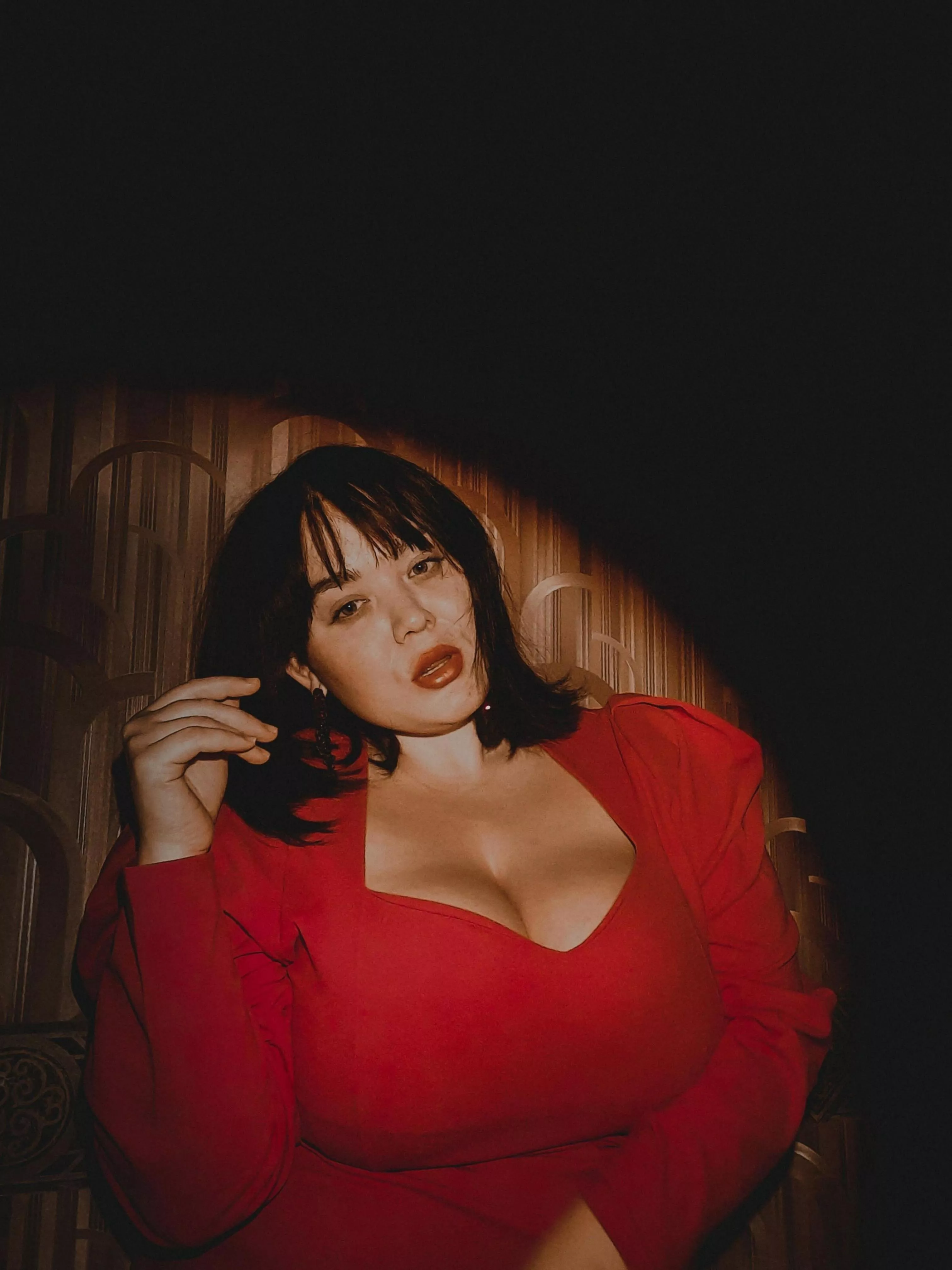 Come play with my tits while your wife ignores you my sn@ap:  emmevwi