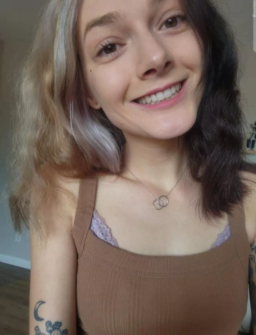 [F4A] 29 - Bored and chatting if you know me say hi! Initials BD 