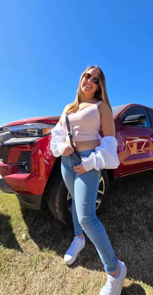 [F]un Fact: I lost my virginity in a threesome 