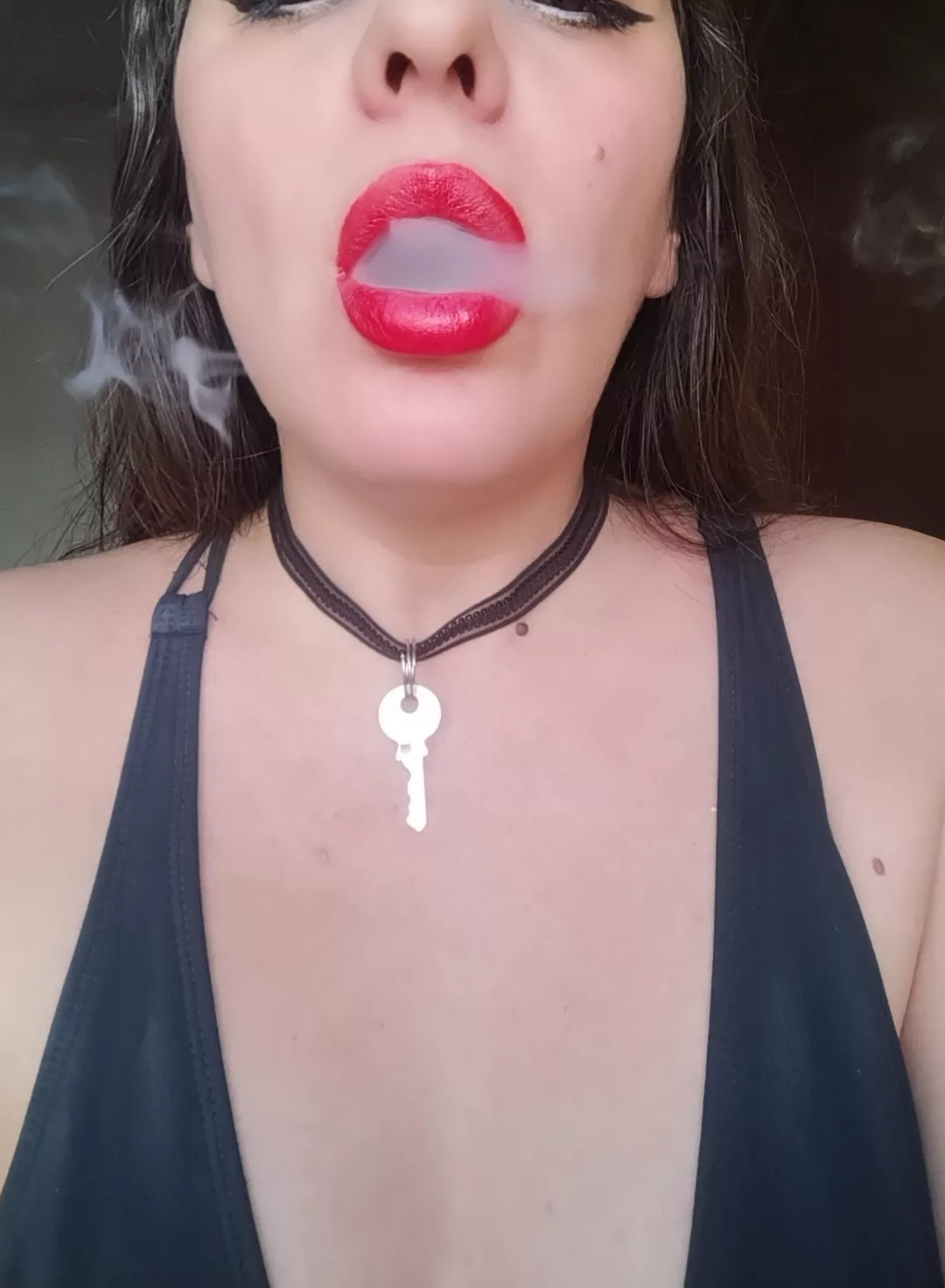 Good morning my darling. It's a good time for you to take my lipstick off.