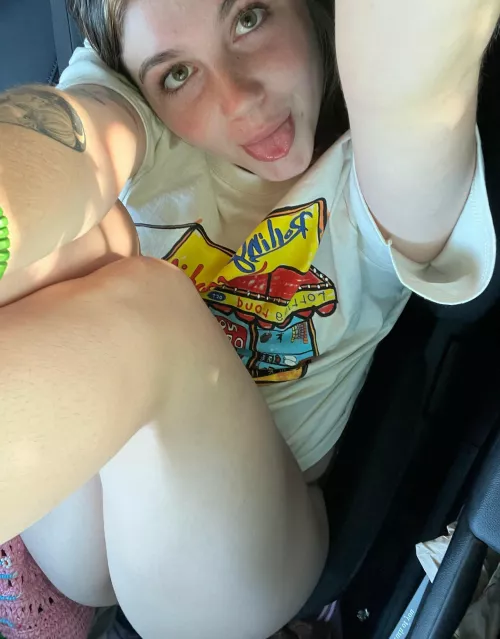 Horny and desperate slut im up for anything! 😋 💦 Ups this! Tele'gram : brylavella