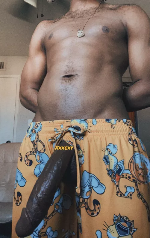 I know that your tiny clitty got excited seeing a real man (age:22)