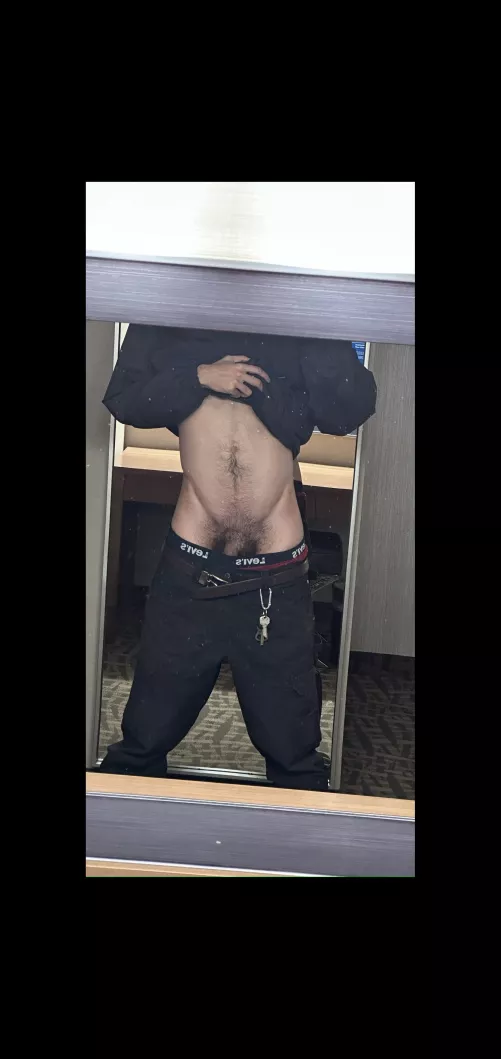 I Take Nudes While I’m At Work