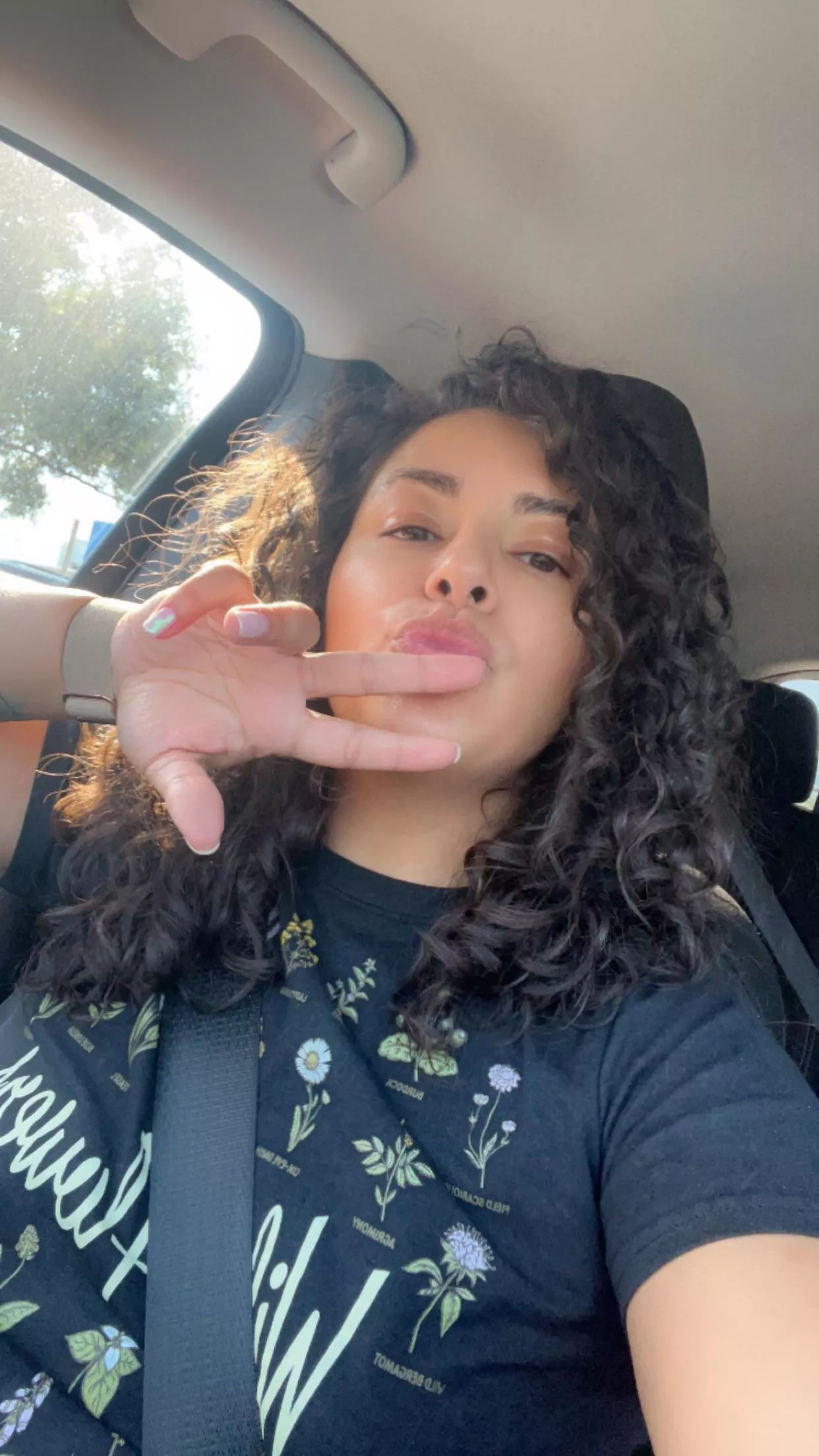 If you message me here - Reddit won’t let me open the messages… so hmu on the other socials I posted - I’m still active just Reddit has over 500 messages it’s not letting me access 