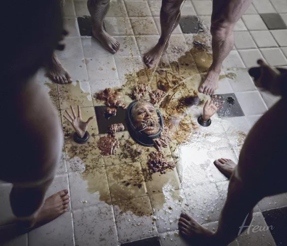 I'm Heun and this is my art.