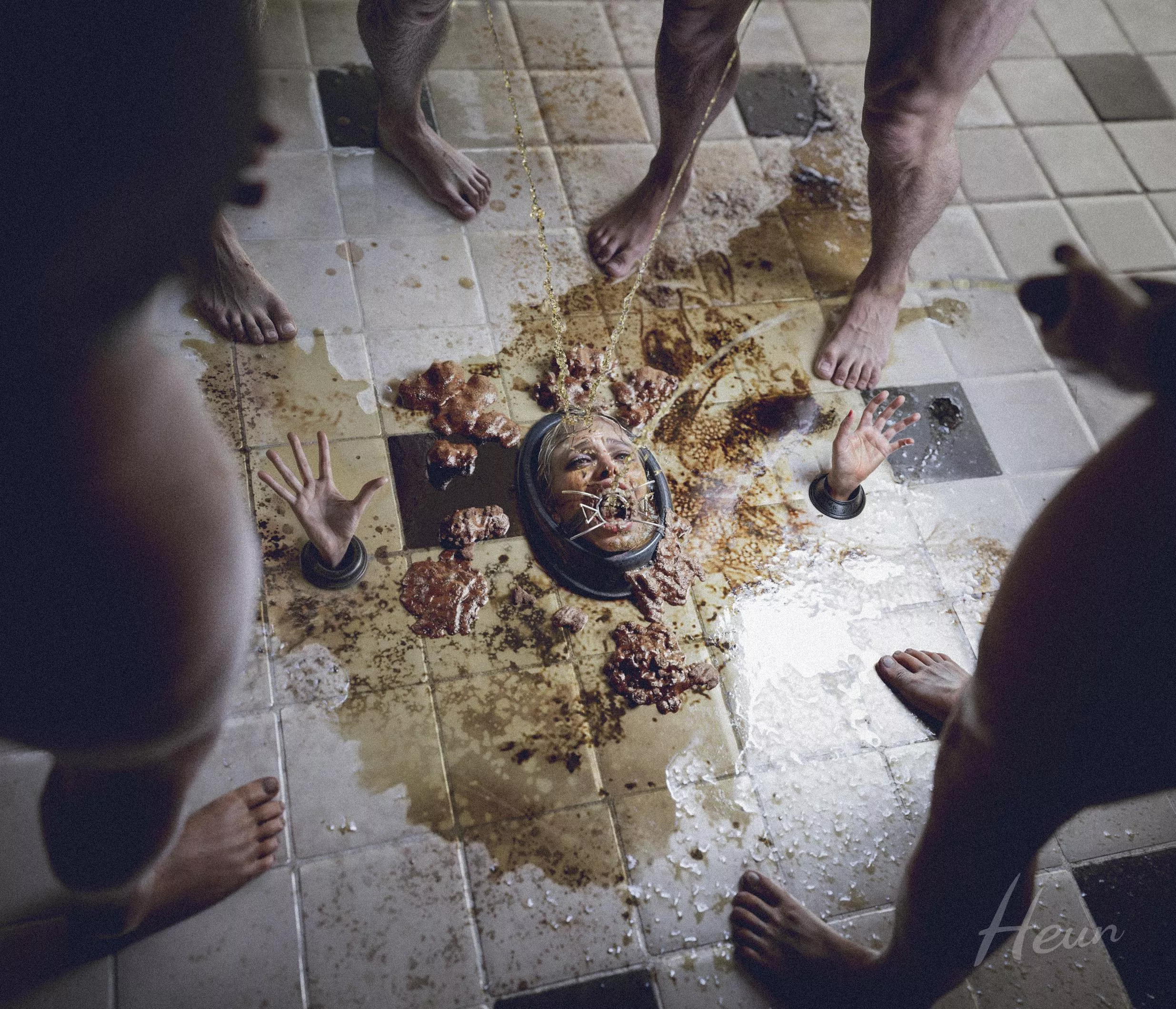 I'm Heun and this is my art.