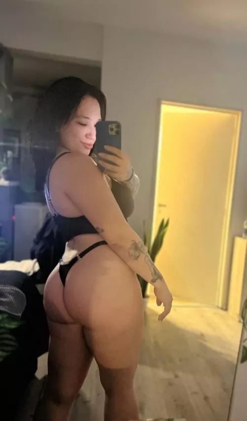 I'm so horny, I'm dying to play with you until I see you come. 