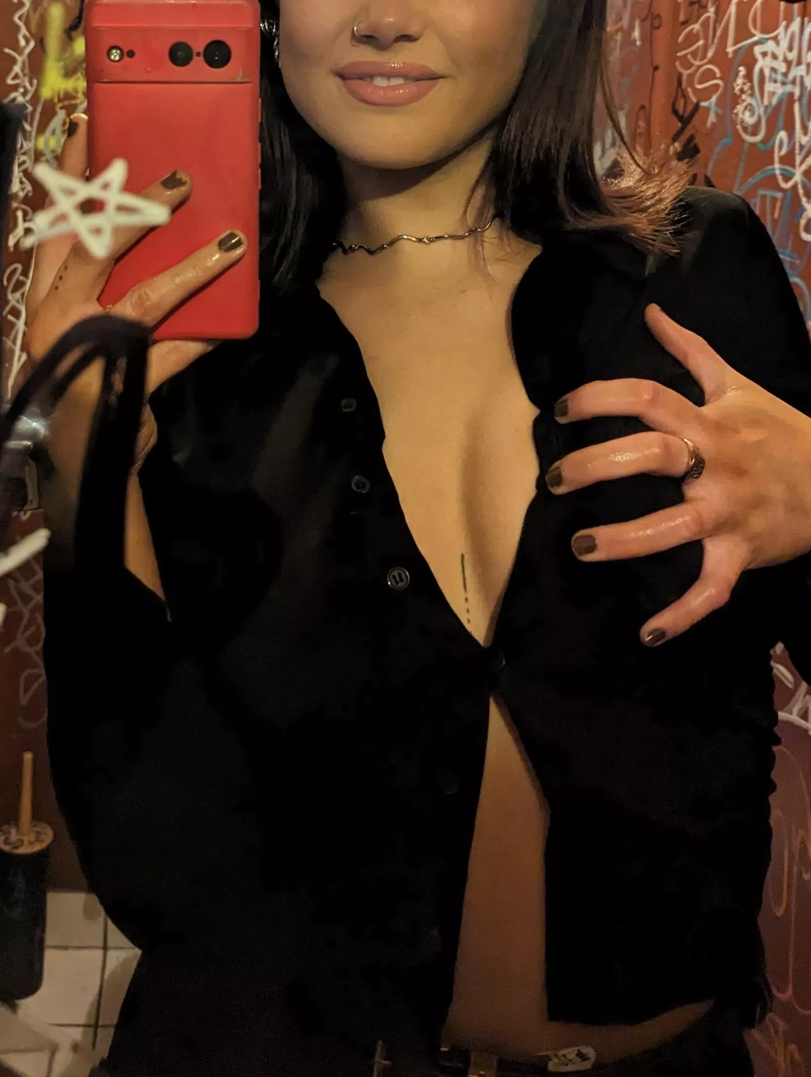 Just a little (f)eel for the cameras 🥰