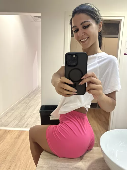 just showing off my gym glow