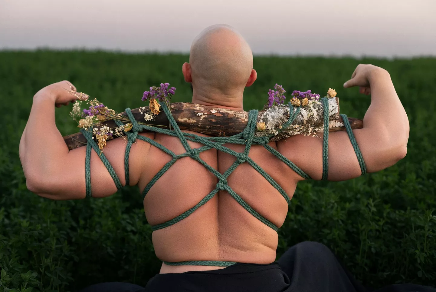Living Tree | birch and field flowers, with (hand dyed) green jute 6 mm rope | MVPB ropes and photography | 2023.