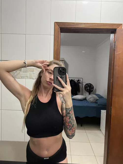 Manchester F4M, this is what boredom looks like. 