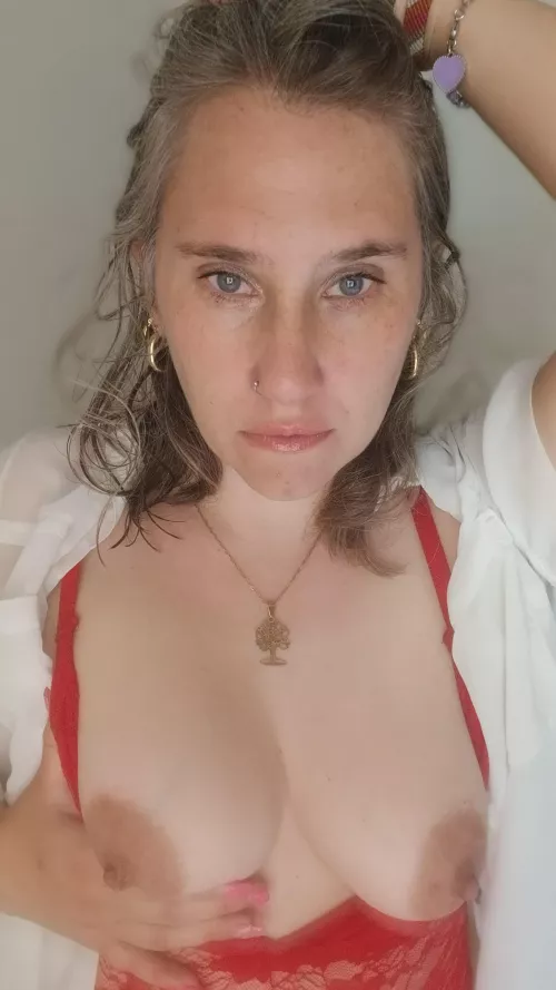 Monday ir my favorite day to play with my nipples 