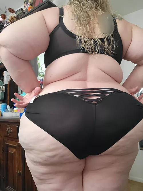 Monday Night Hips Tribute