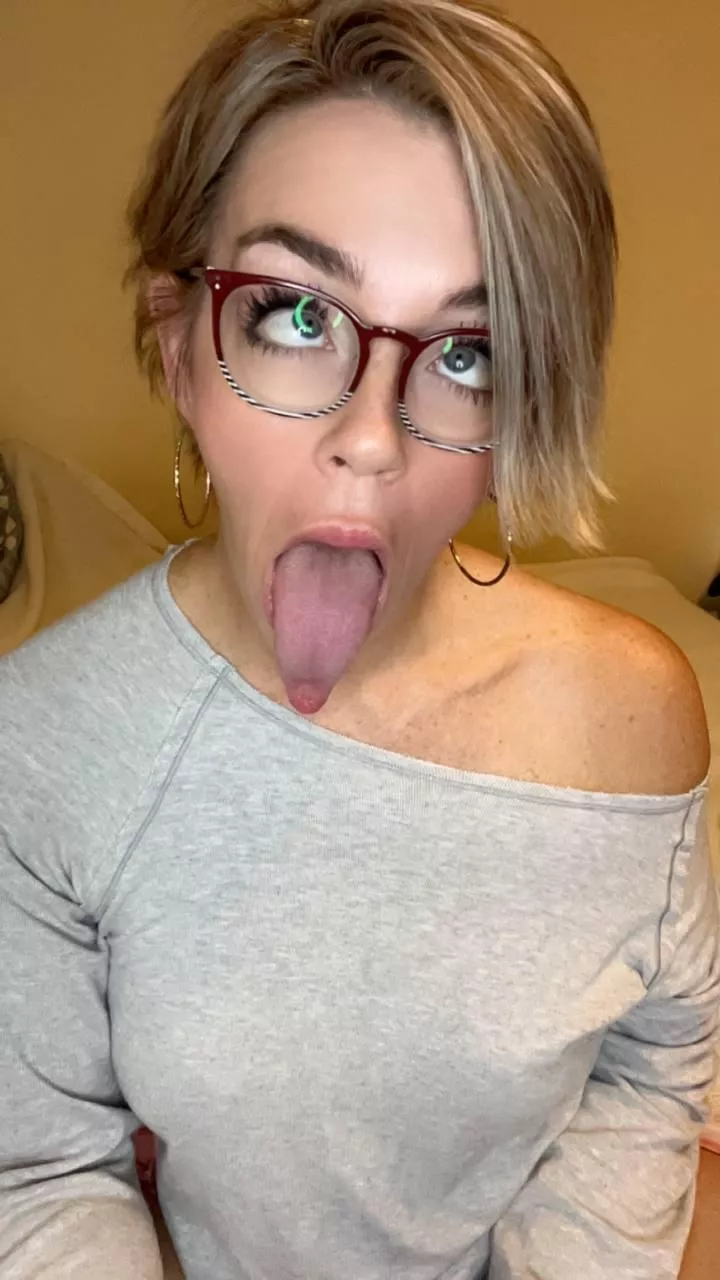 my long tongue needs splattering on