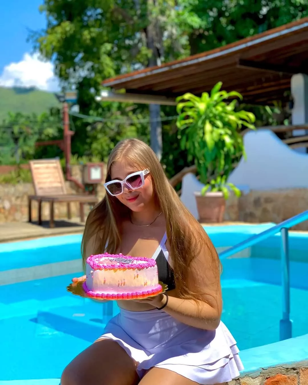 Of course I will eat all my birthday cake 😋