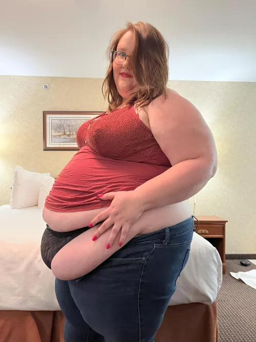 Oops I outgrew these jeans 😅