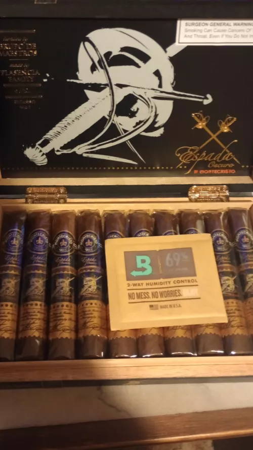 Ordered my first box of cigars, what do you guys do with your boxes?