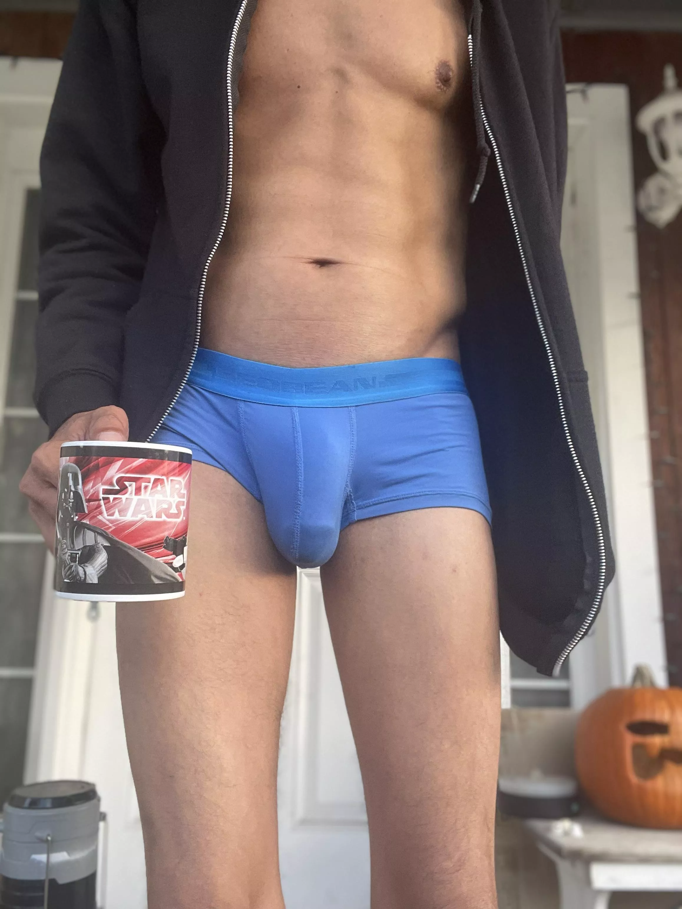 Some woman got a eyeful driving by 🤭