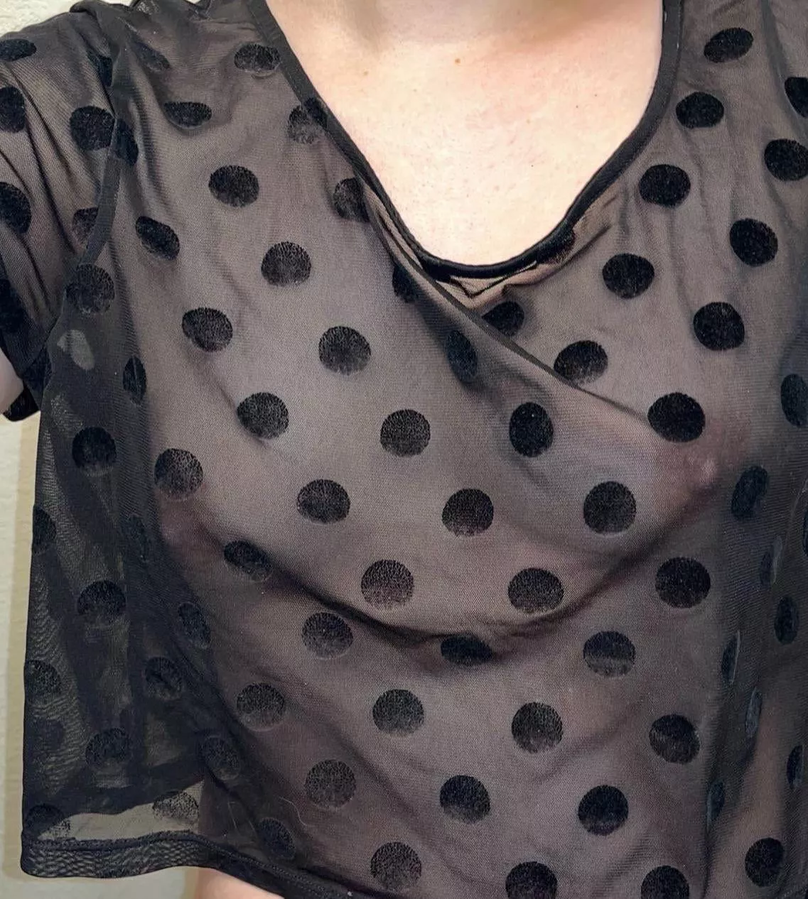 they blend right in with the polka dots hehe