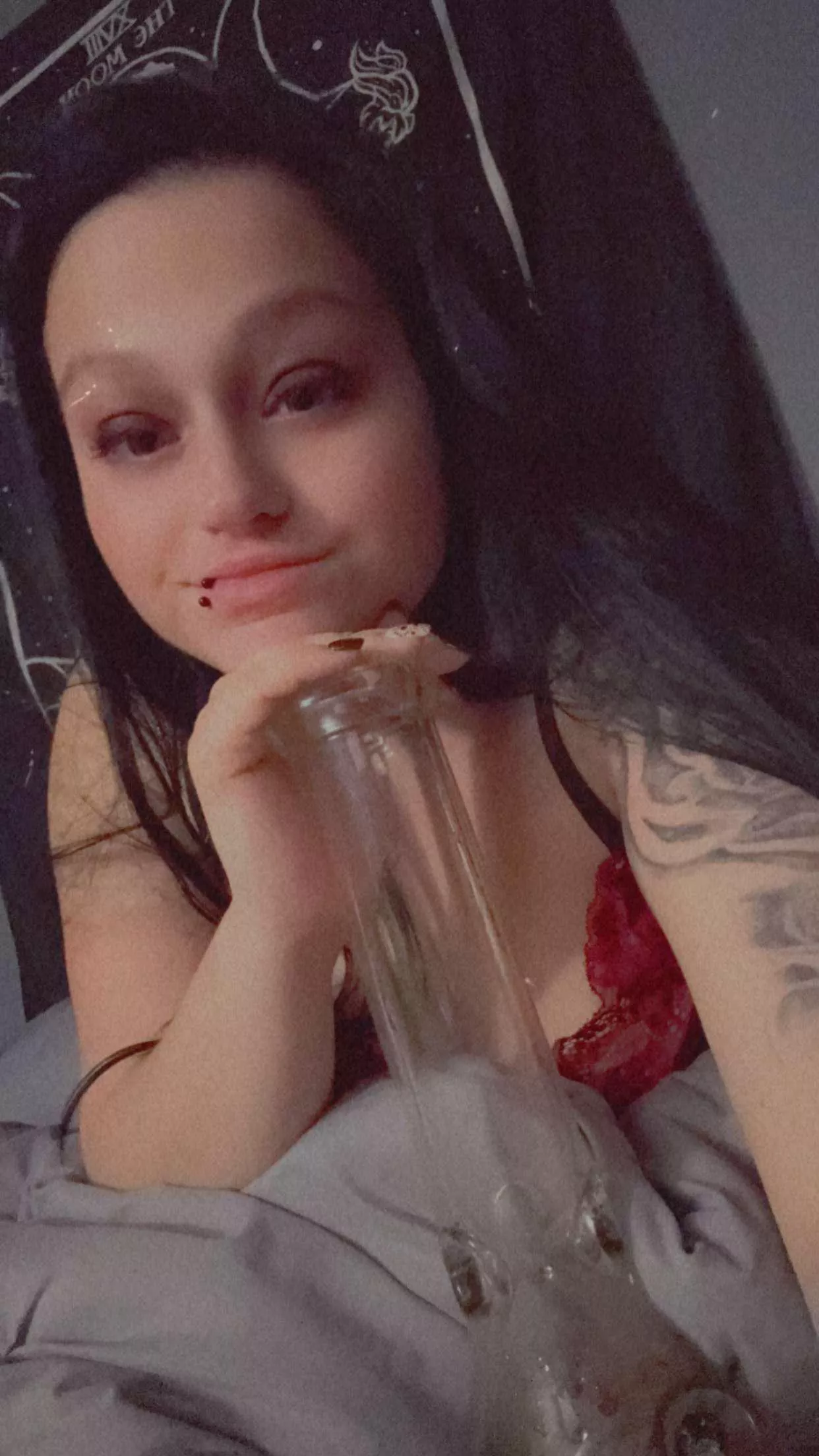 Thick chicks and bong hits🍃