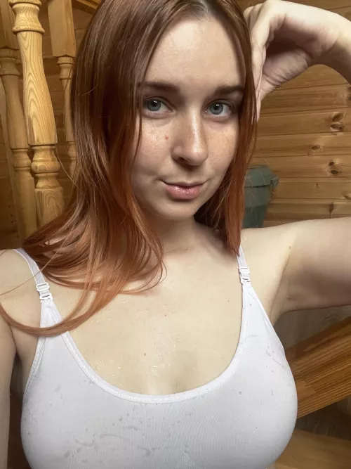 This crop top is too tight for me