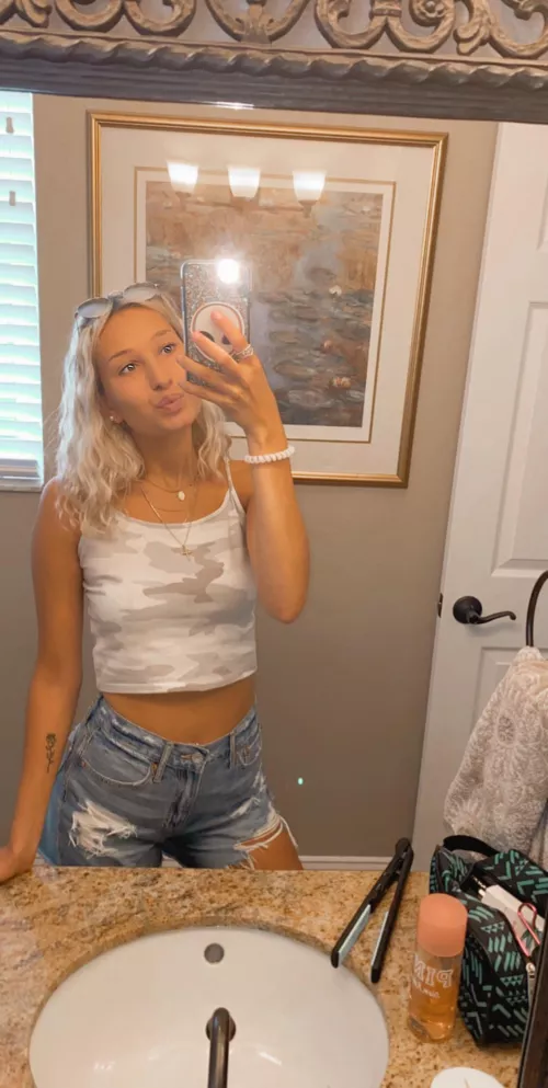 Where are the daddies that like blonde sluts?