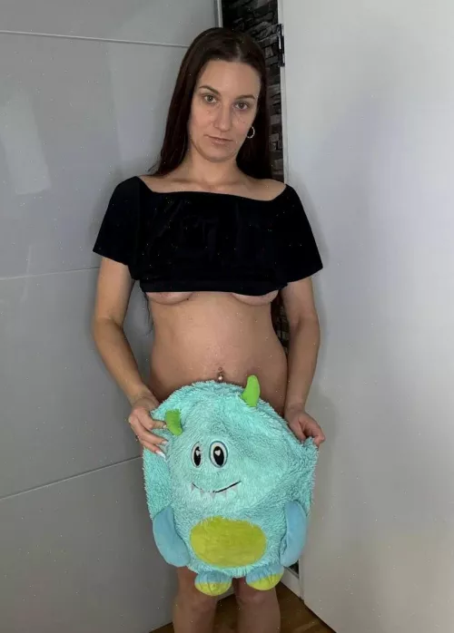 who wants a piece of this? 🫦