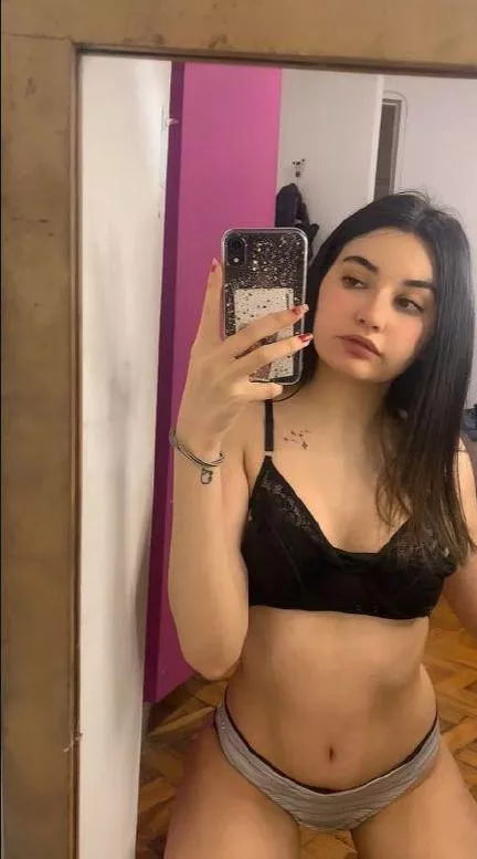 your fav slut just got here 