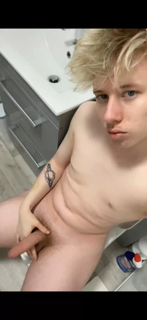 [18] who wants to suck on my boy cock 