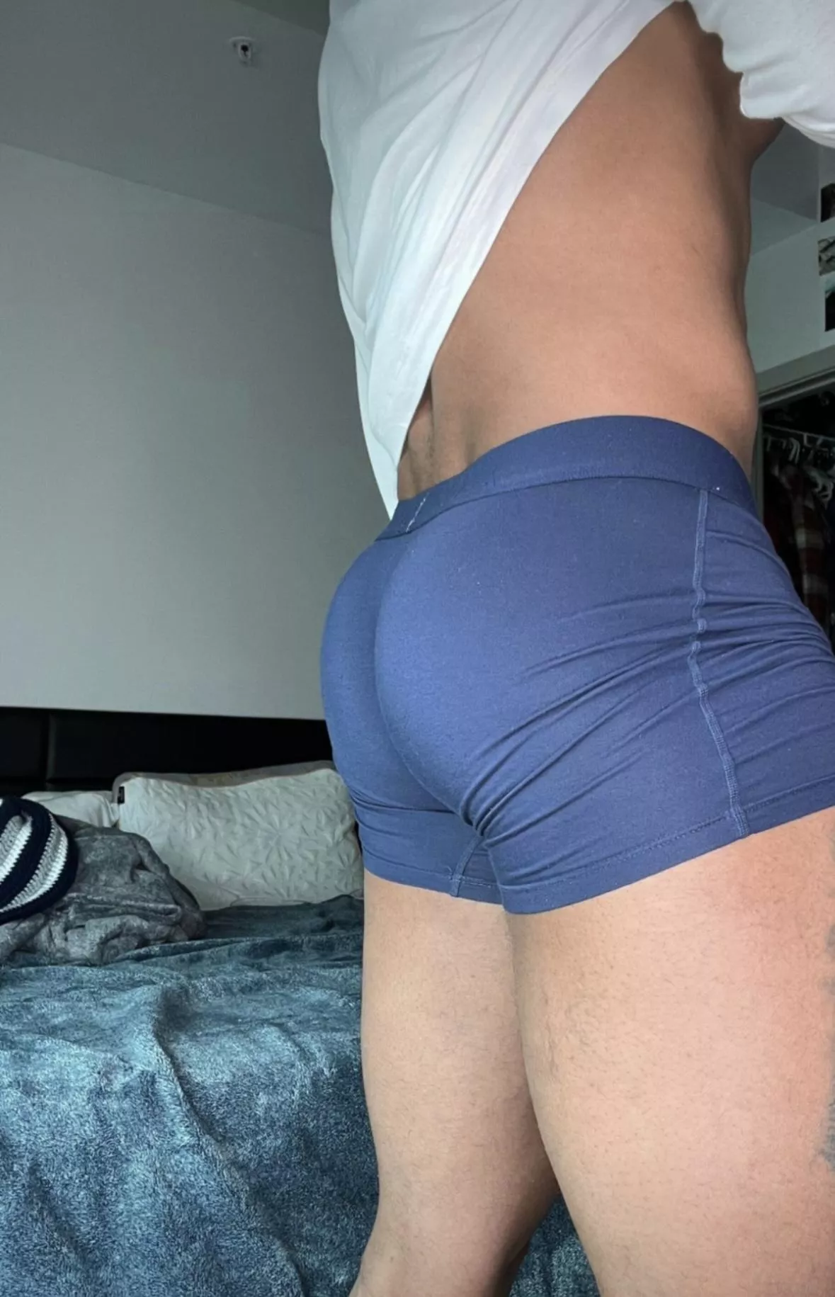 27 Van Nuys California REAL Throat goat in Van Nuys looking to swallow some good clean dxxk. Mouth feels like a pussy and can make you bust hard. Dick sucking lips and wet mouth. Can do GLORY HOLE or be waiting on my knees with a ski mask and jock :)Send