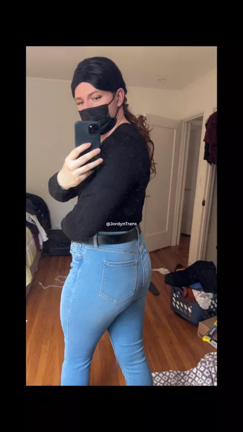 31 - Bisexual Fem Looking for other Tgirls or men to play with - East Bay 