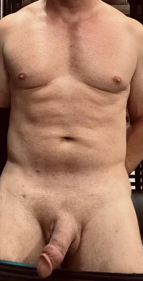 43M here to please. Fit and clean. Smell amazing and take my time. 