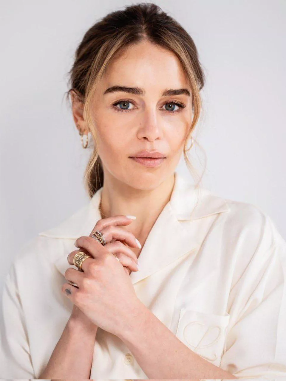 Anybody want to fantasize about Emilia getting blacked?