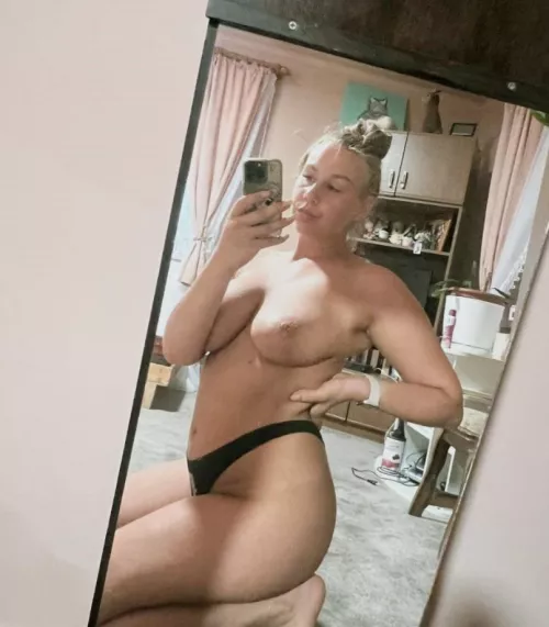 Burry your face between my juicy boobies this lovely night