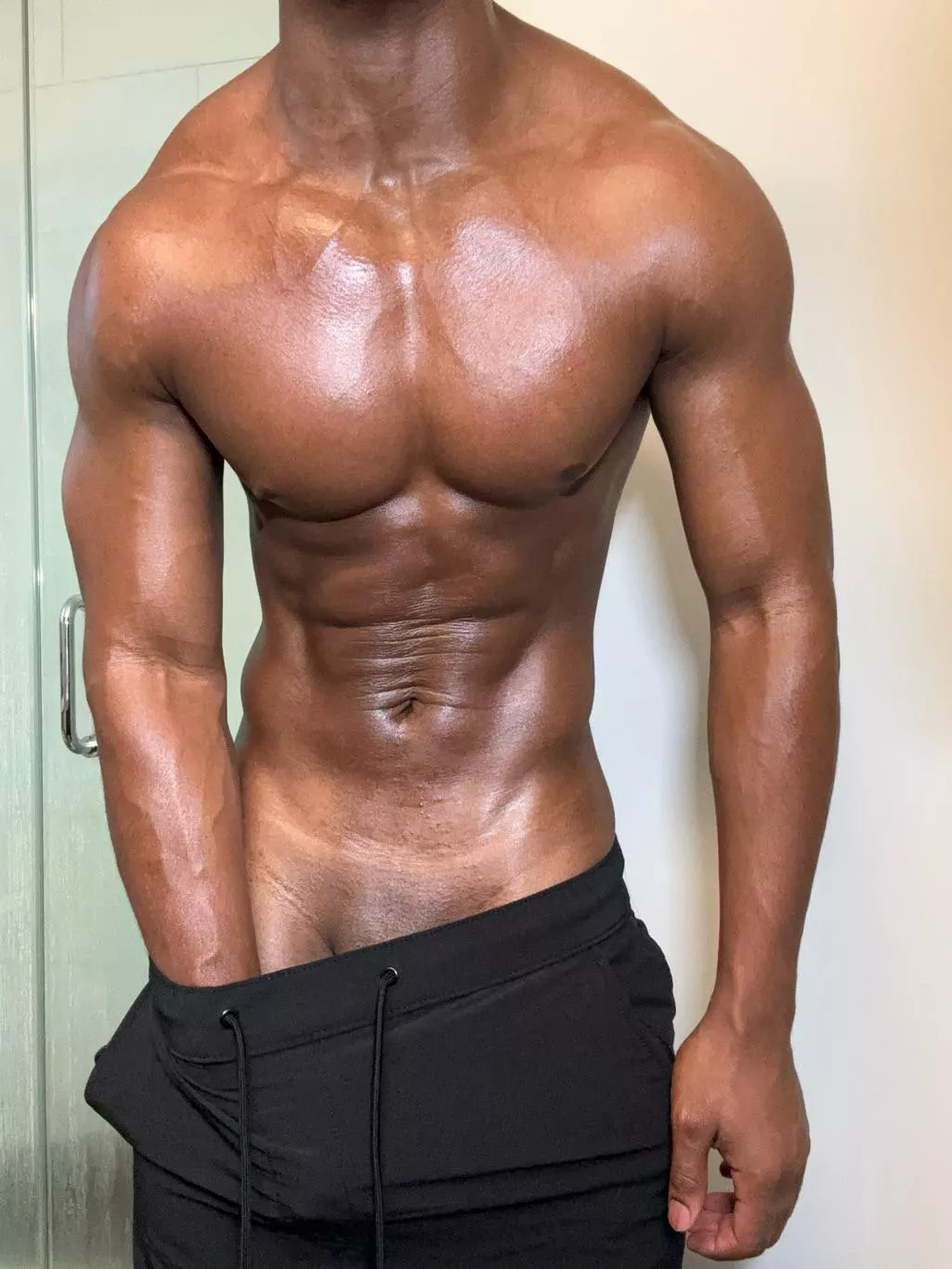 Come lick this smooth body 