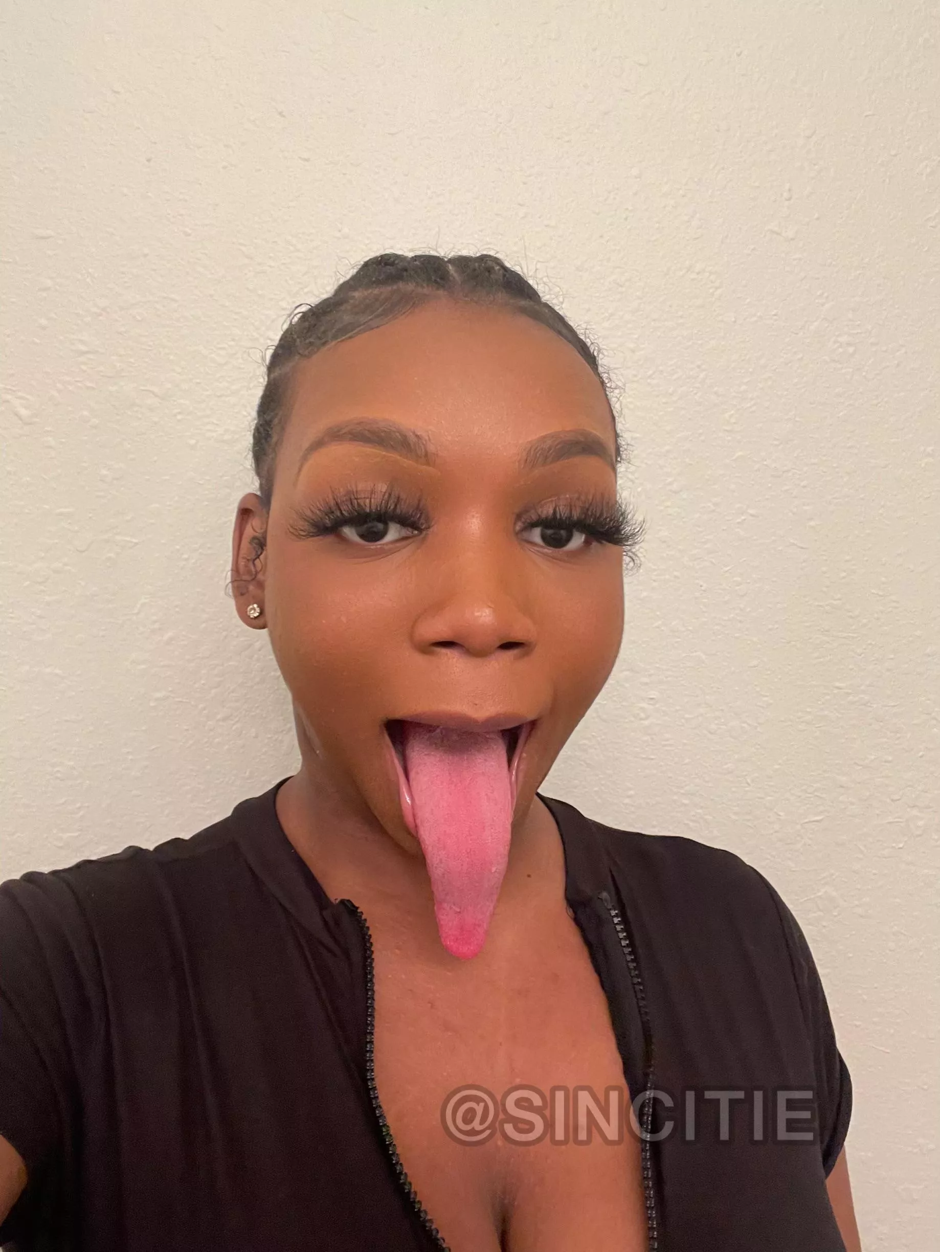 Do i have the longest tongue youve ever seen?