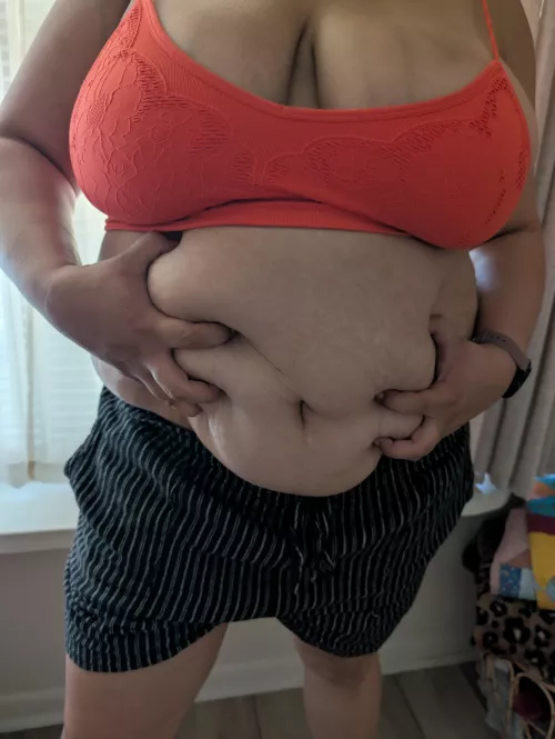 Grab my tummy and don't let go 