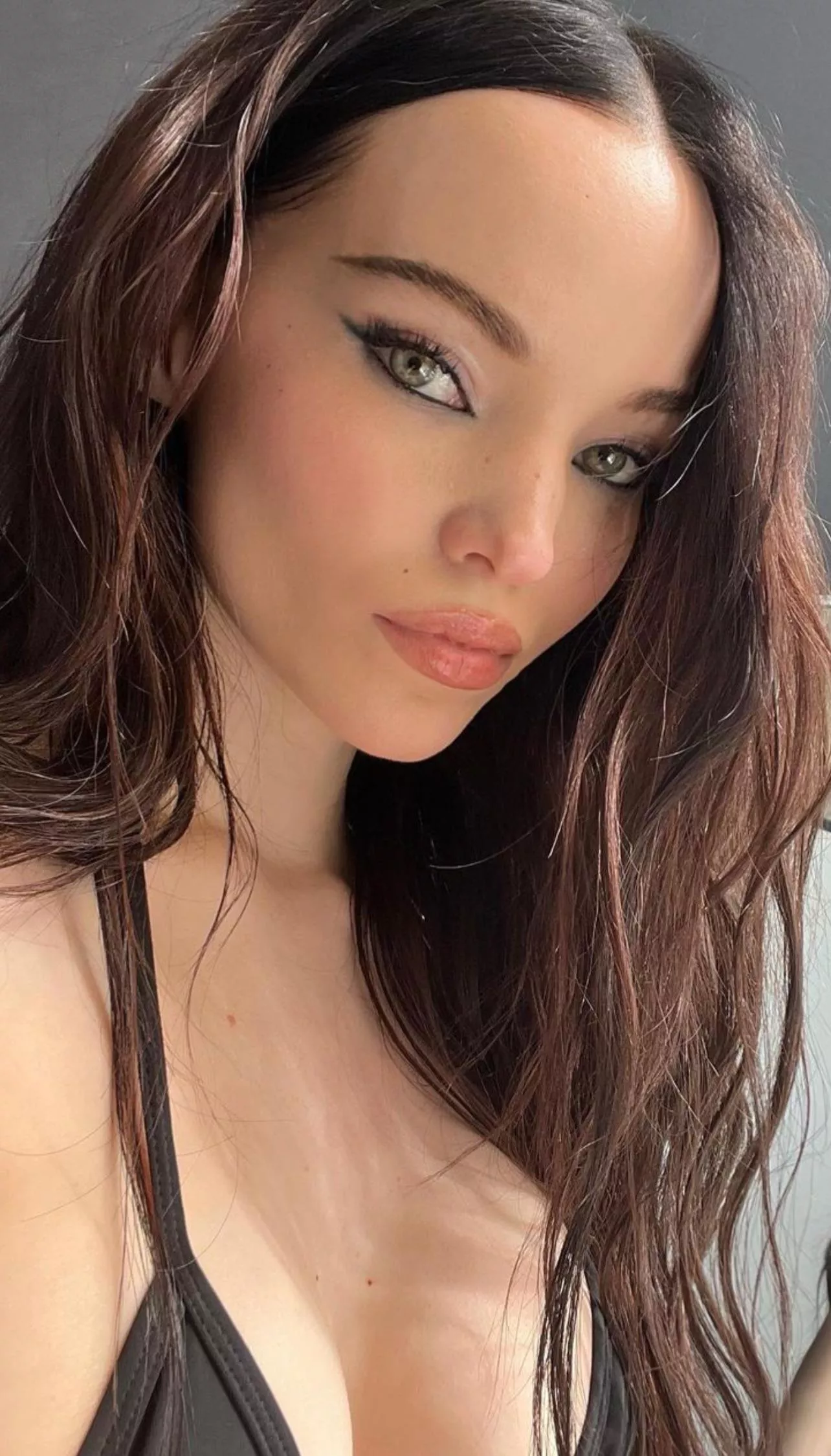 Her darker hair really made her eyes pop.  