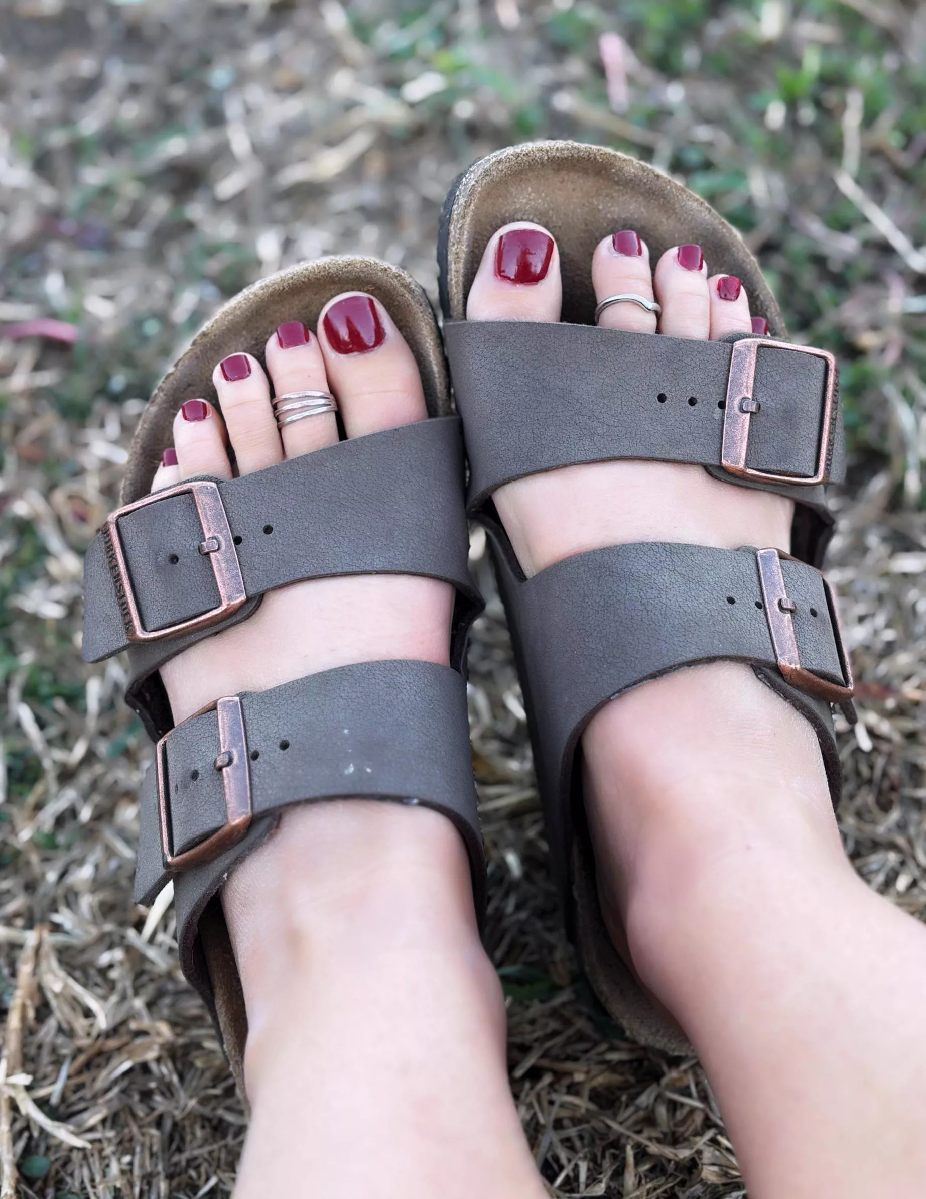 I love my birks and nobody can tell me my feet don’t look incredible in them. 
