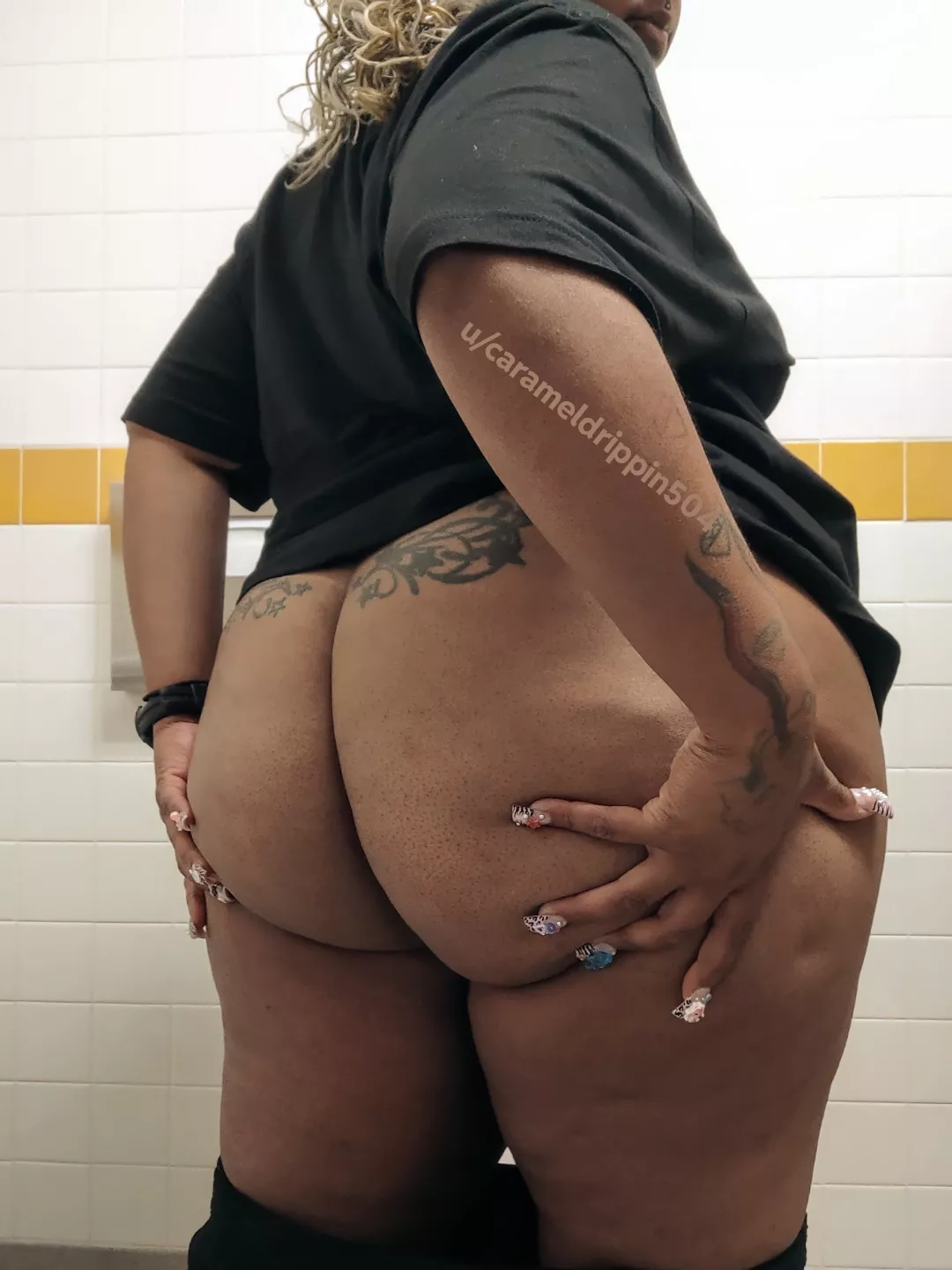 I need two extra hands to hold all this ass up.