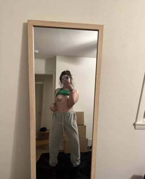 If you walk into my room and see this , what’s your first move?🧐😈 (f25) 