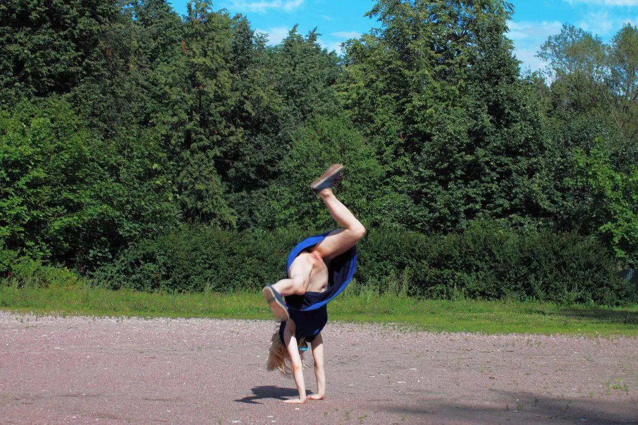 I'm an acrobat (more anal acrobat actually)🌶😅