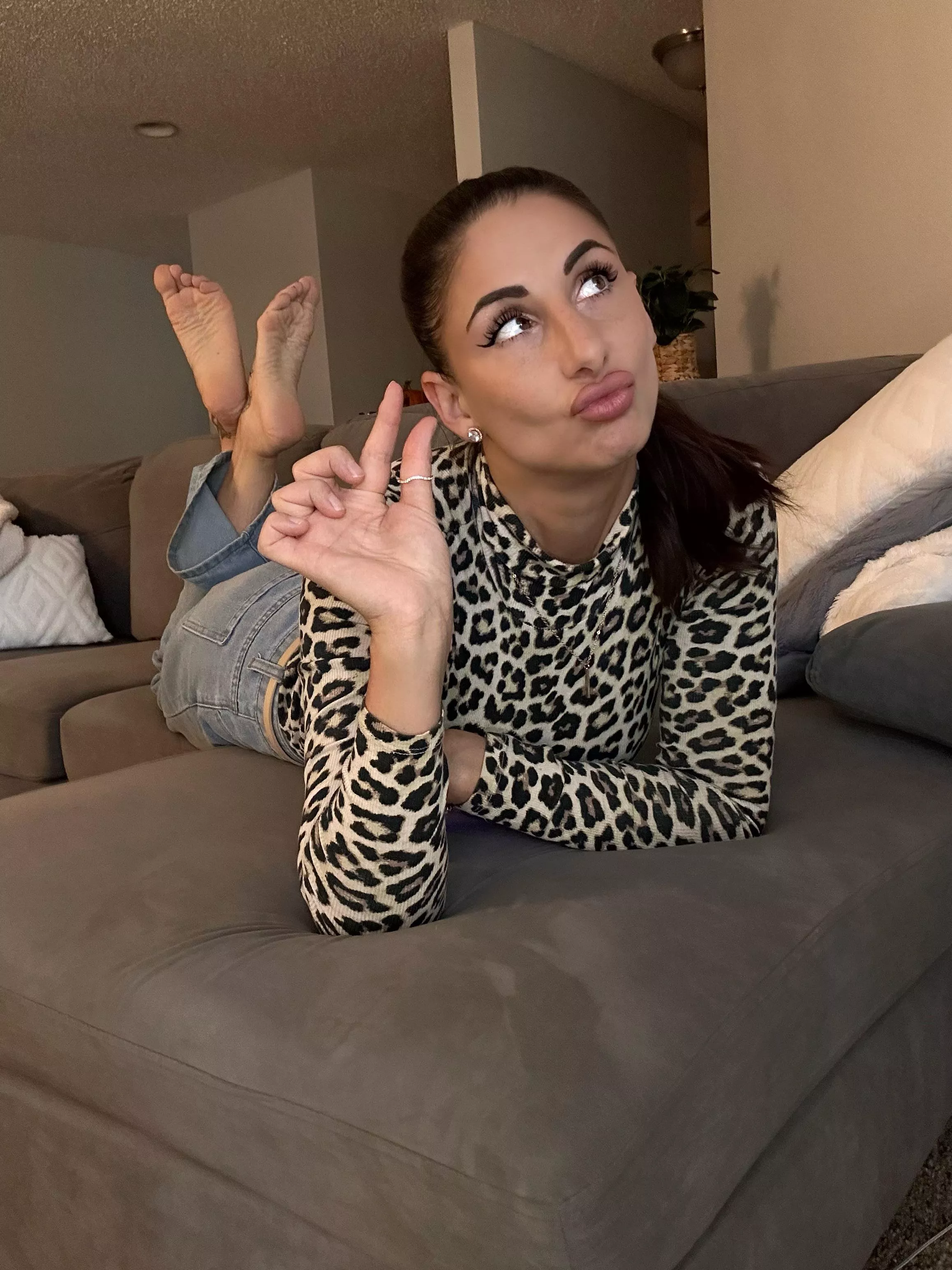 I’m going to make you clean the cum off of my boyfriends dick 😂