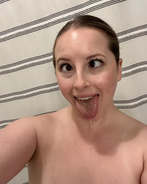 imagine how my saliva smells